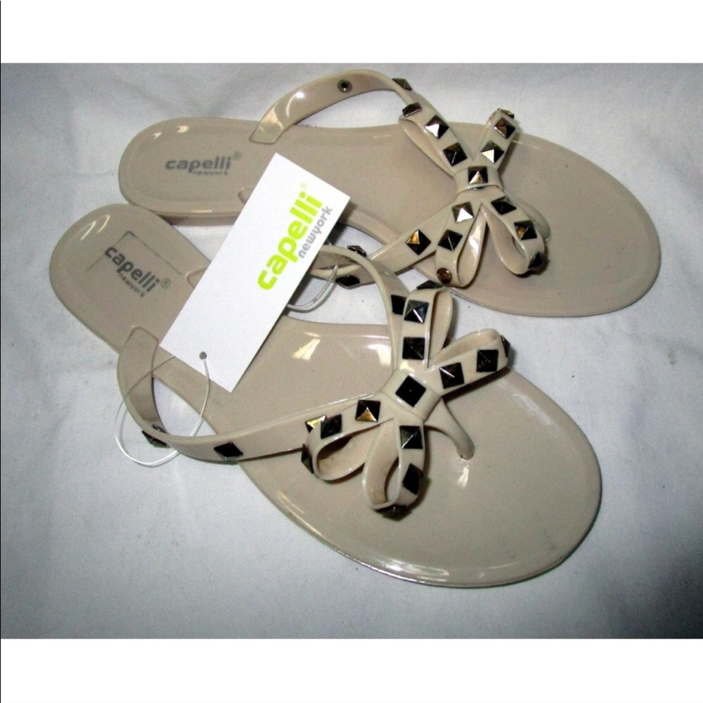🌸🌸Beige Studded Flip Flops Sandals Flats🌸🌸